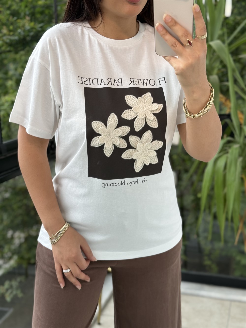 Motif Çiçek Detaylı Tişört Ekru