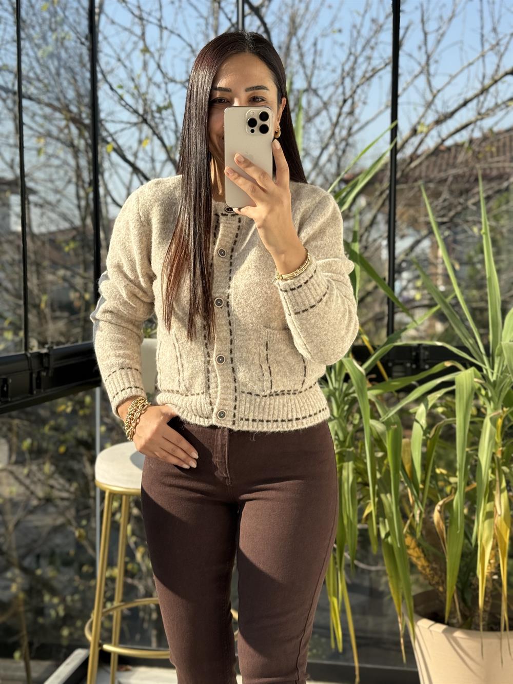 Önü Cep Detaylı Kısa Hırka Bej