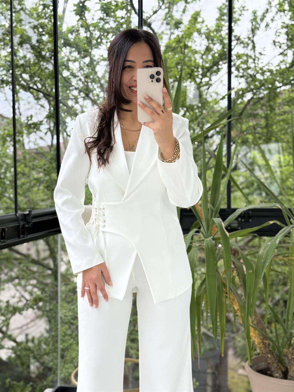 Yandan Kuş Gözlü Takım Beyaz