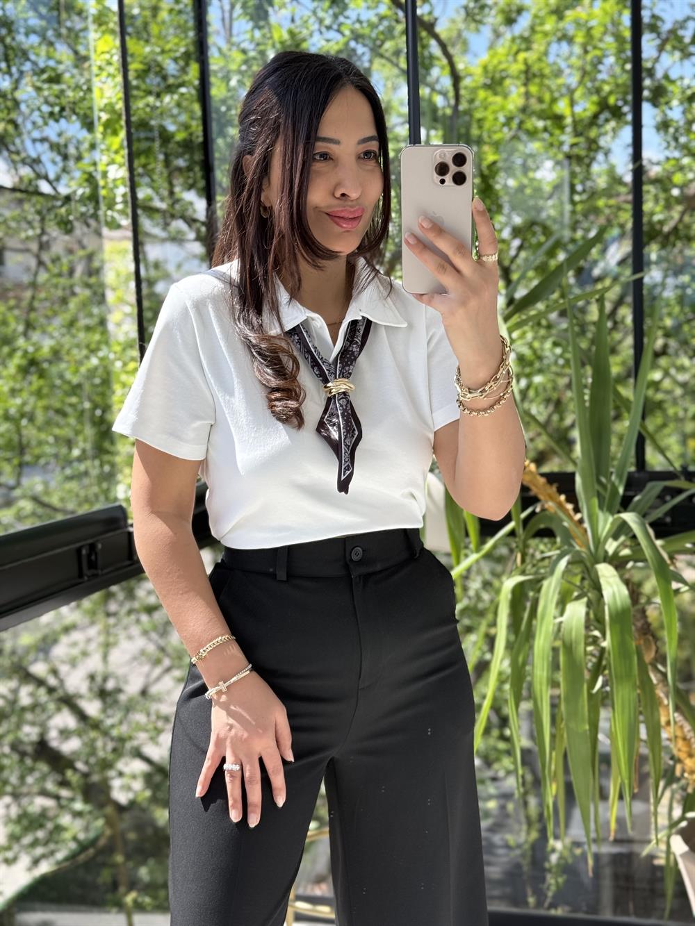 Fularlı Tişört Beyaz