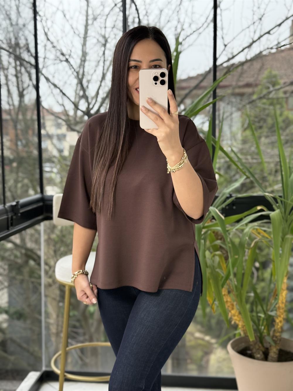 Oversize Yanları Yırtmaçlı Modal Tişört Kahve