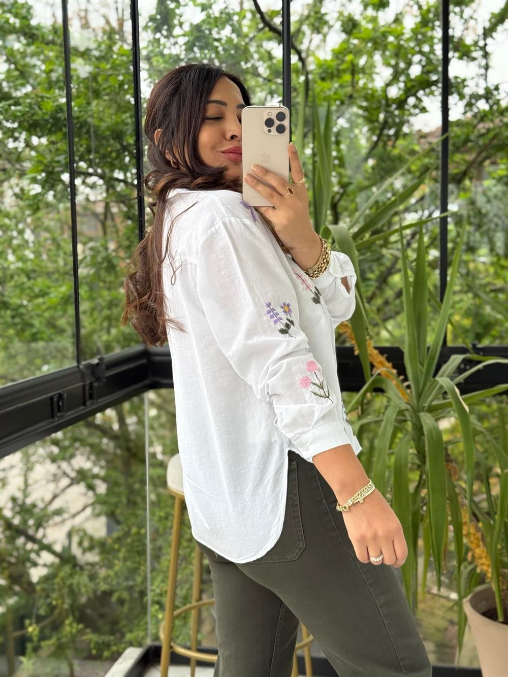 Bahar Nakışlı Gömlek Beyaz