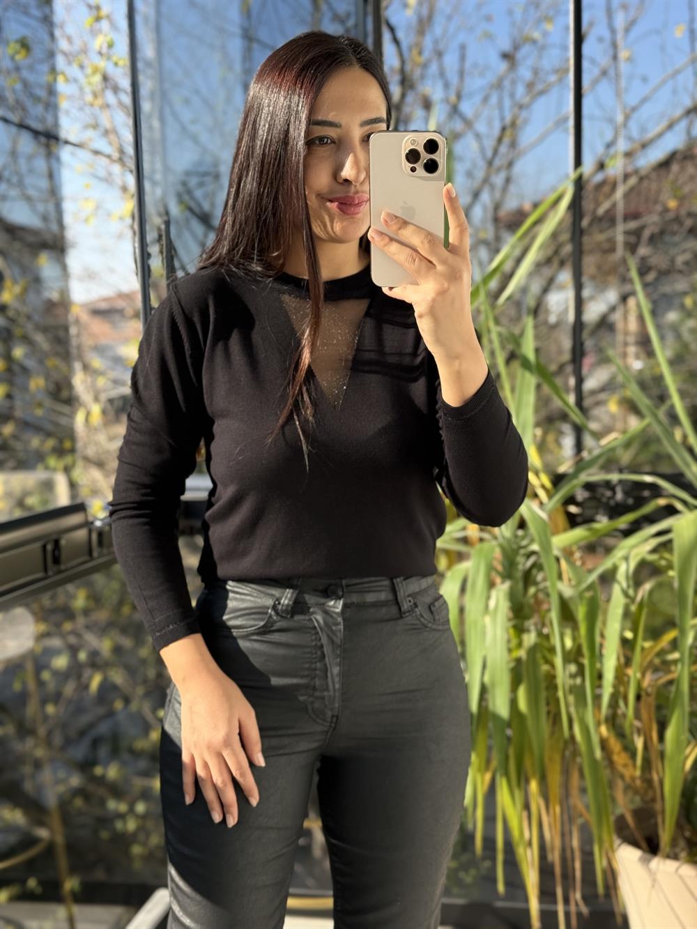 Tül Yaka Detaylı Merserize Triko Siyah