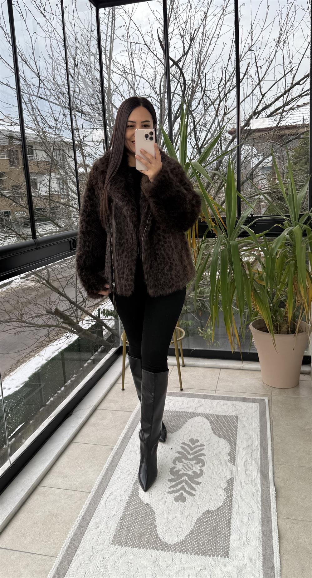 Kruvaze Yakalı Leoparlı Kürk