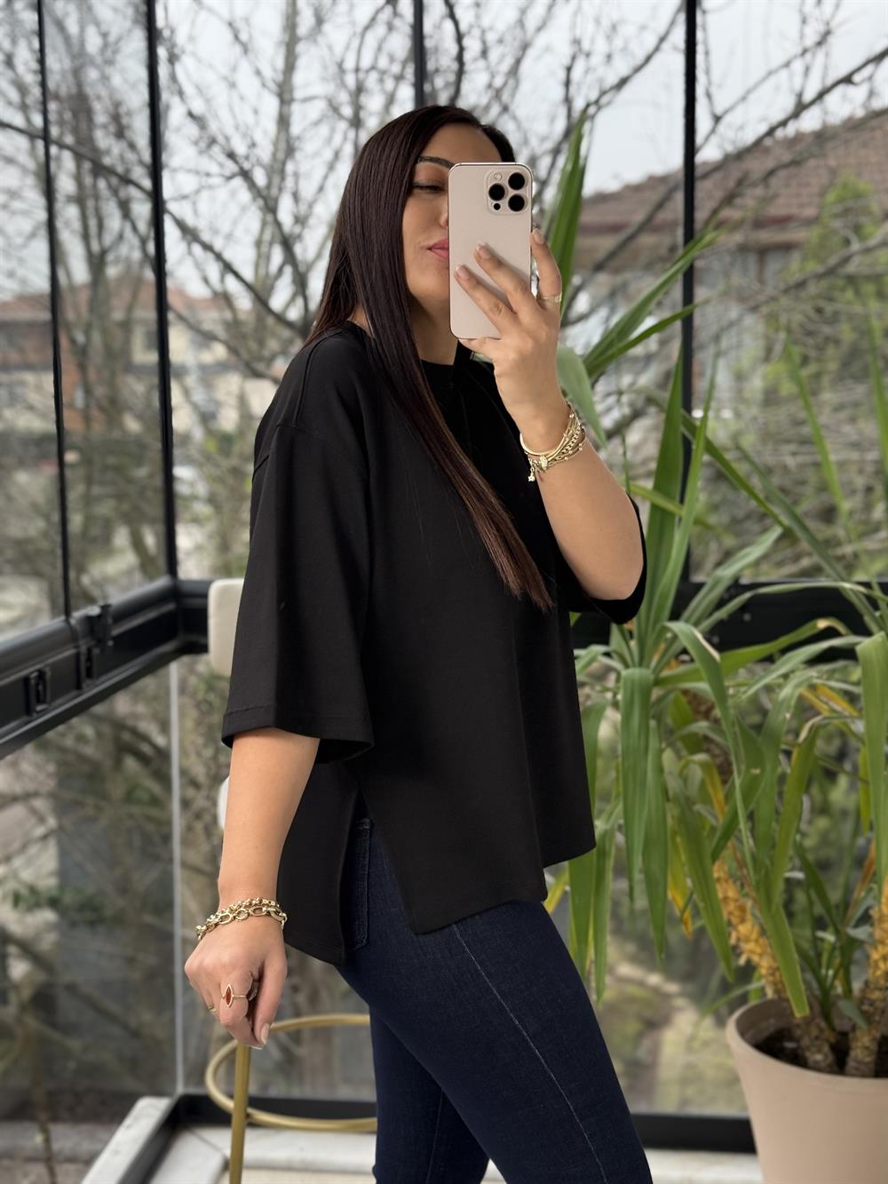 Oversize Yanları Yırtmaçlı Modal Tişört Siyah