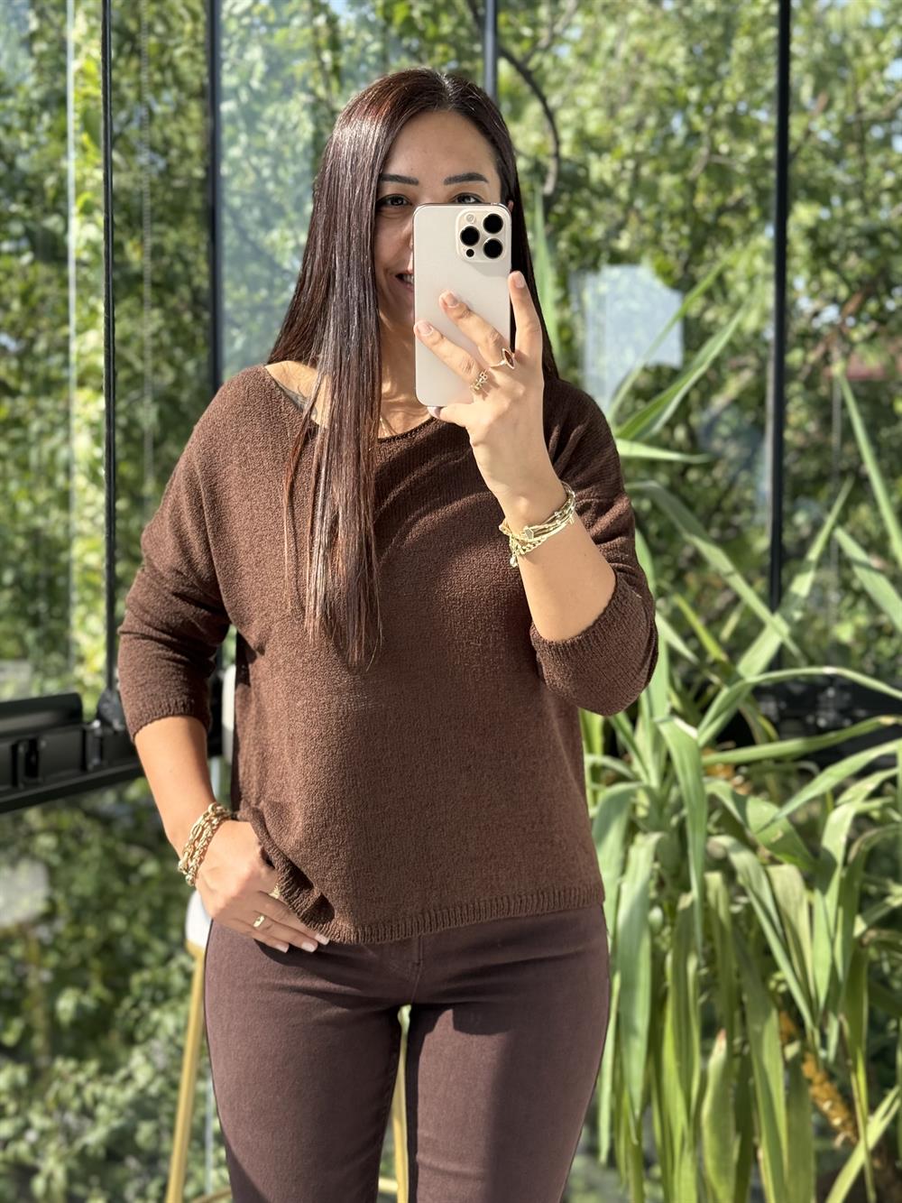 Kayık Yaka İnce Triko Kahve