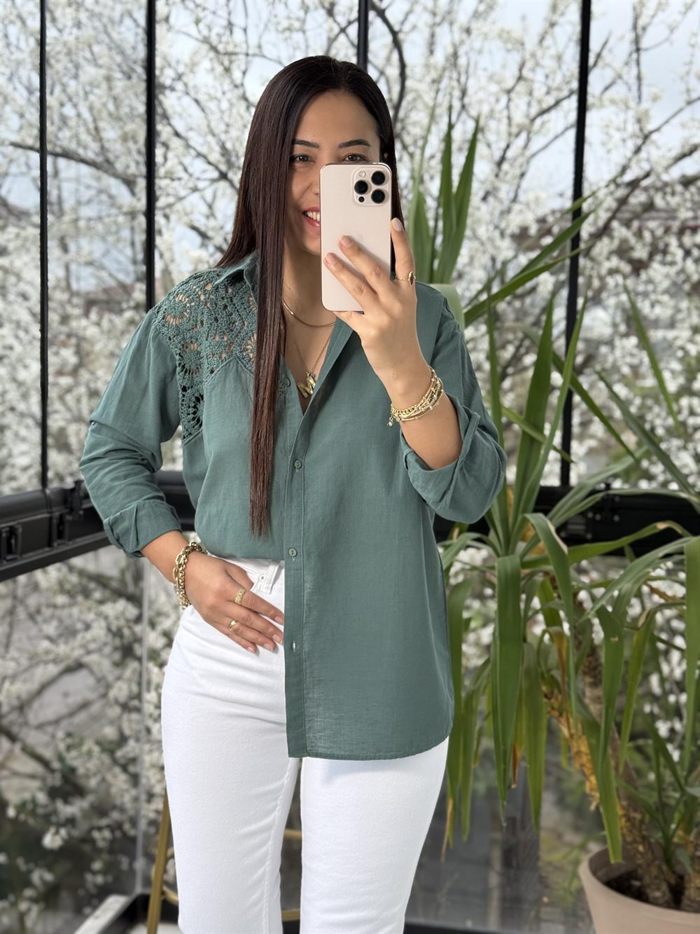 Omuz Dantel Detaylı Natural Gömlek Petrol