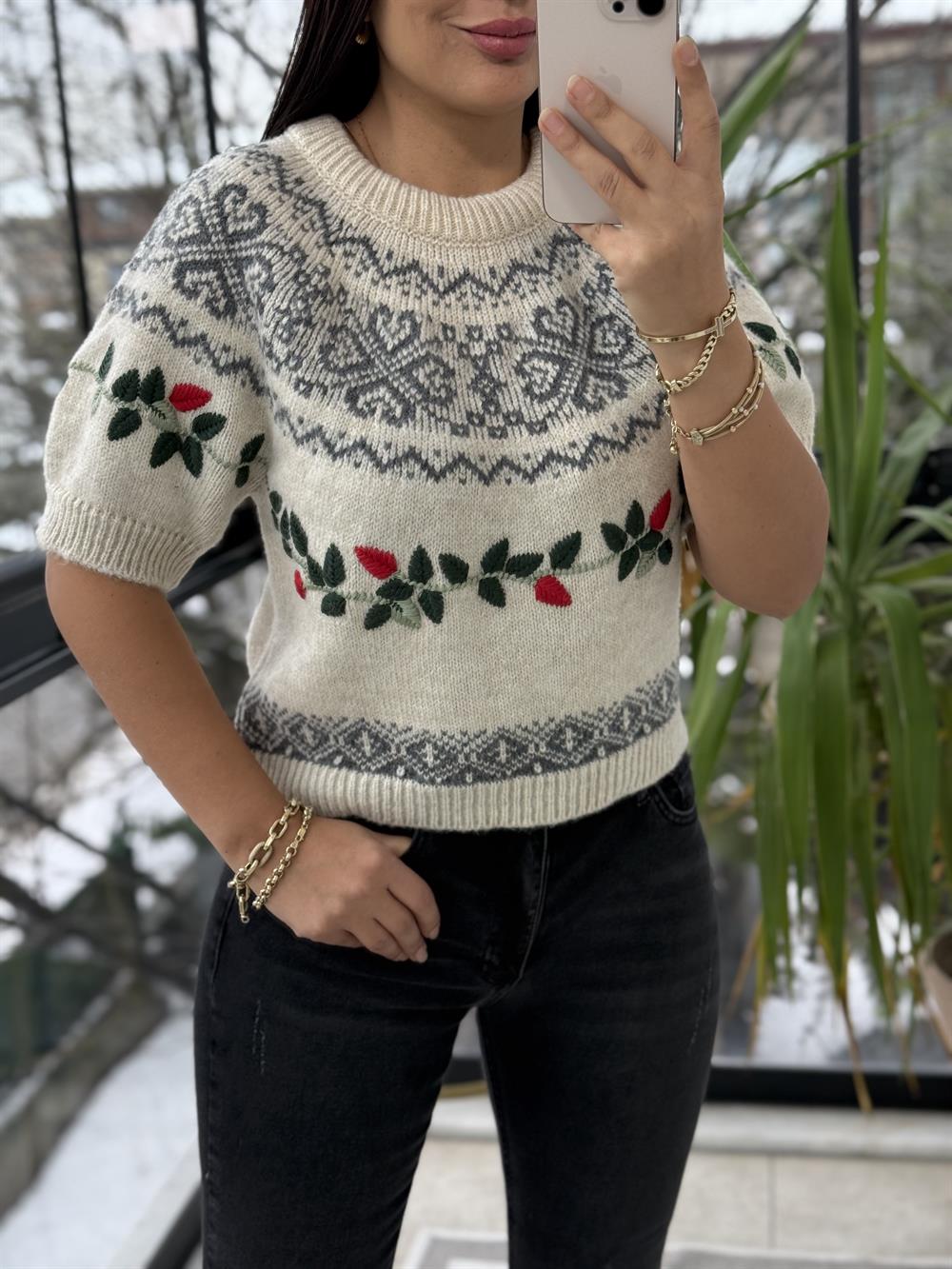 Zra Nakışlı Kısa Kol Kazak Ekru