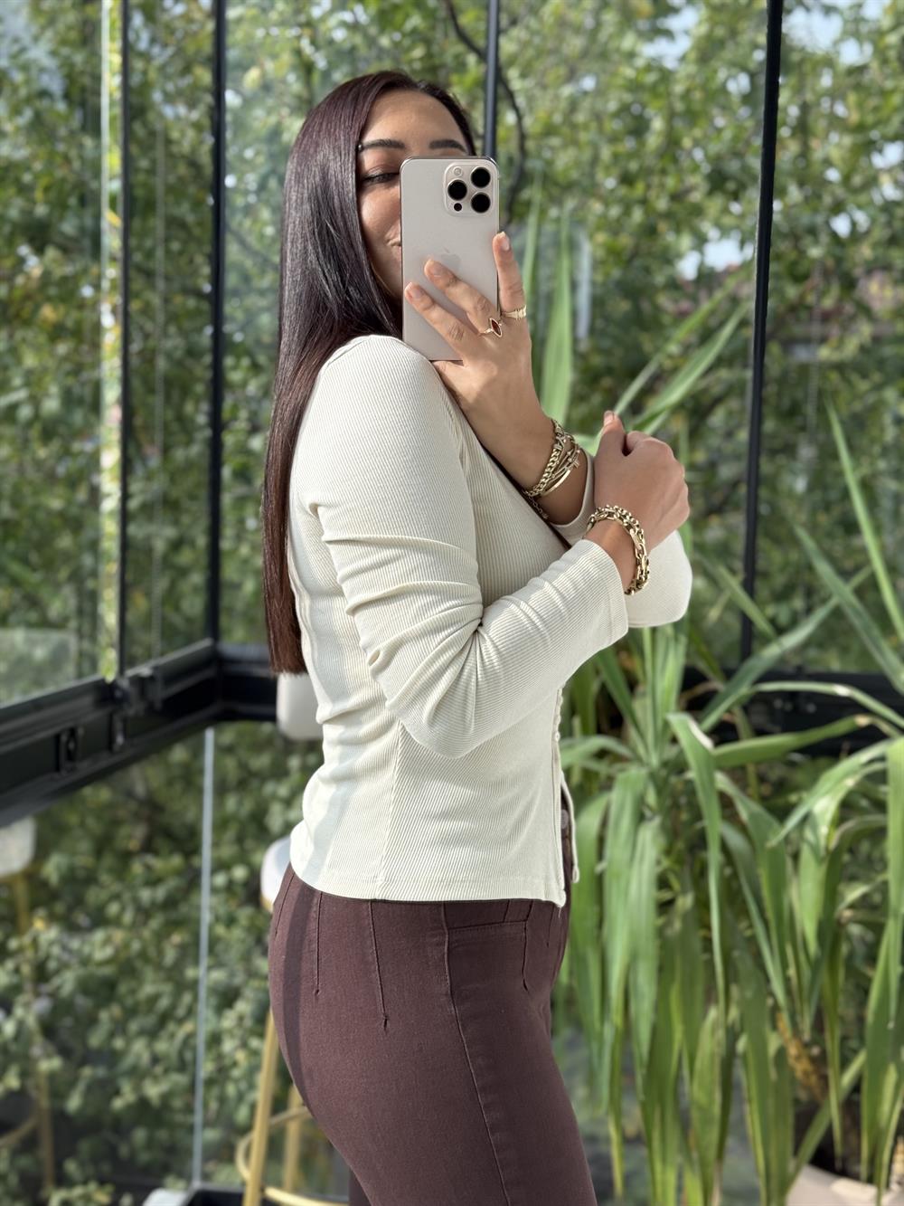 Düğme Detaylı Büzgülü Top Bluz Taş