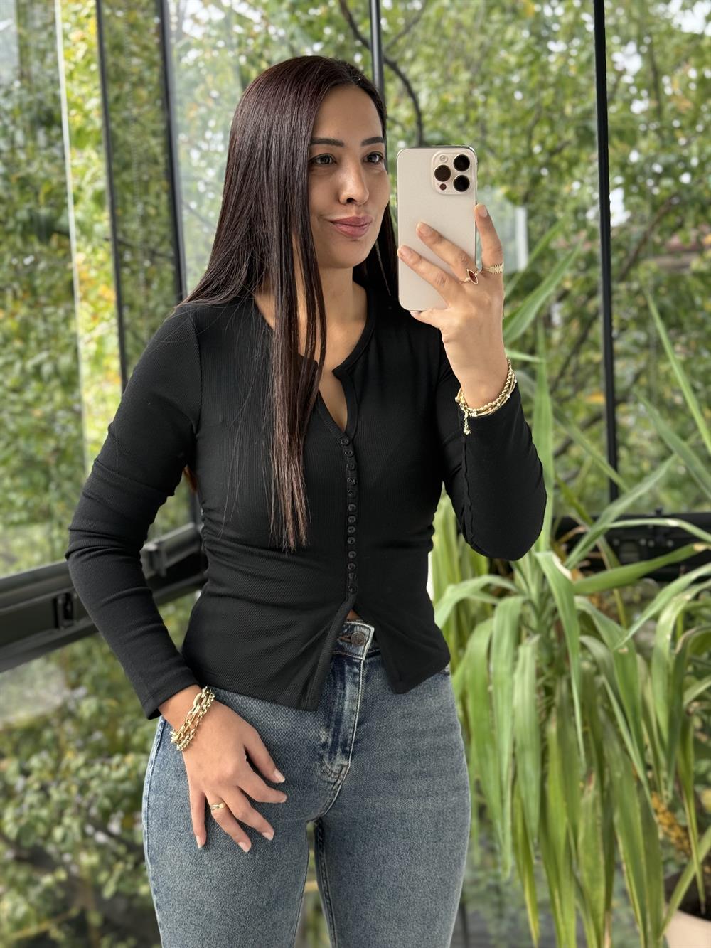 Düğme Detaylı Büzgülü Top Bluz Siyah