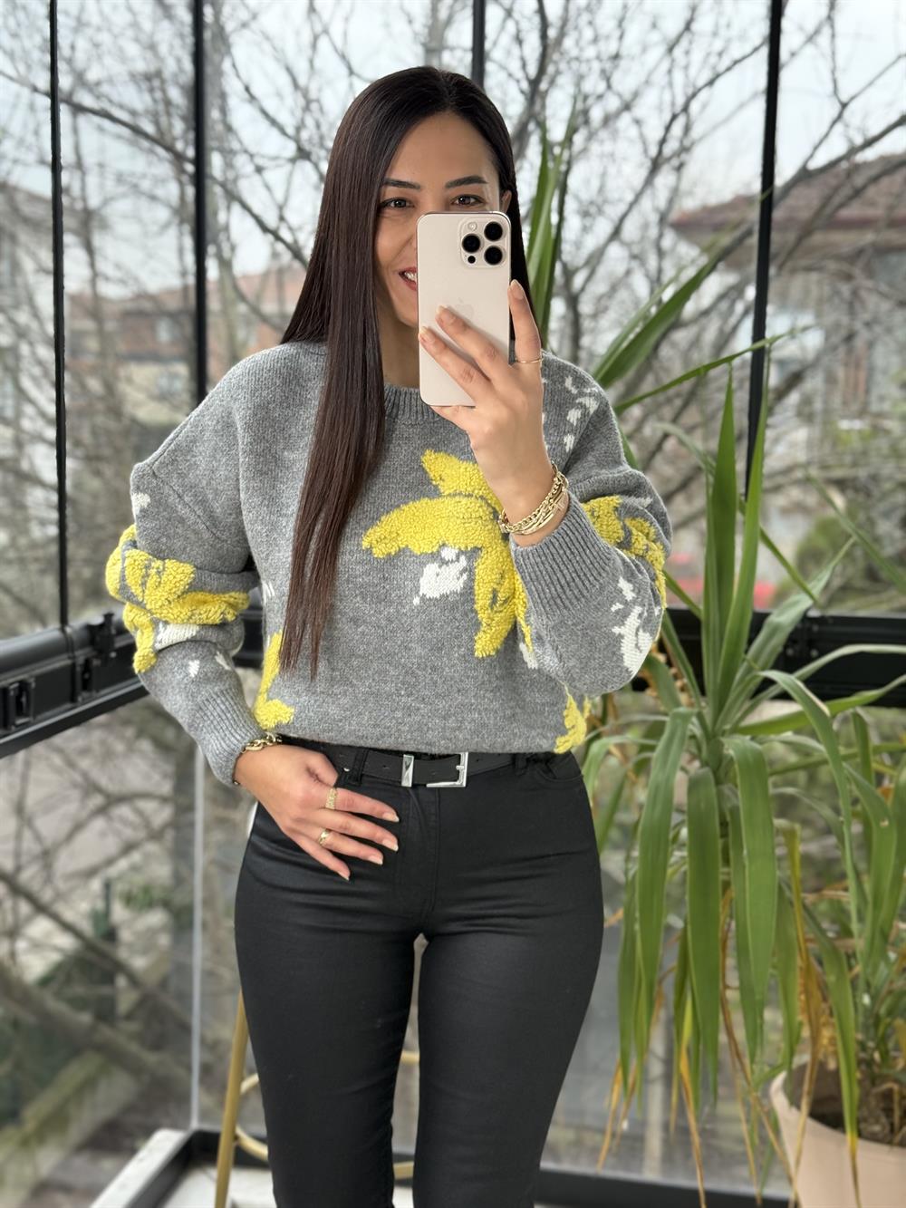 Çiçek Nakışlı Kazak Sarı