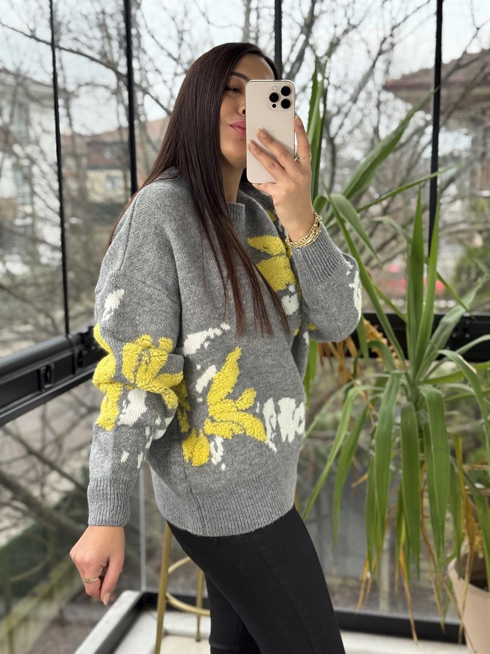 Çiçek Nakışlı Kazak Sarı