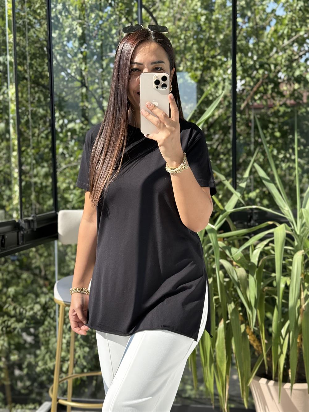 Yanları Yırtmaçlı Tişört Siyah