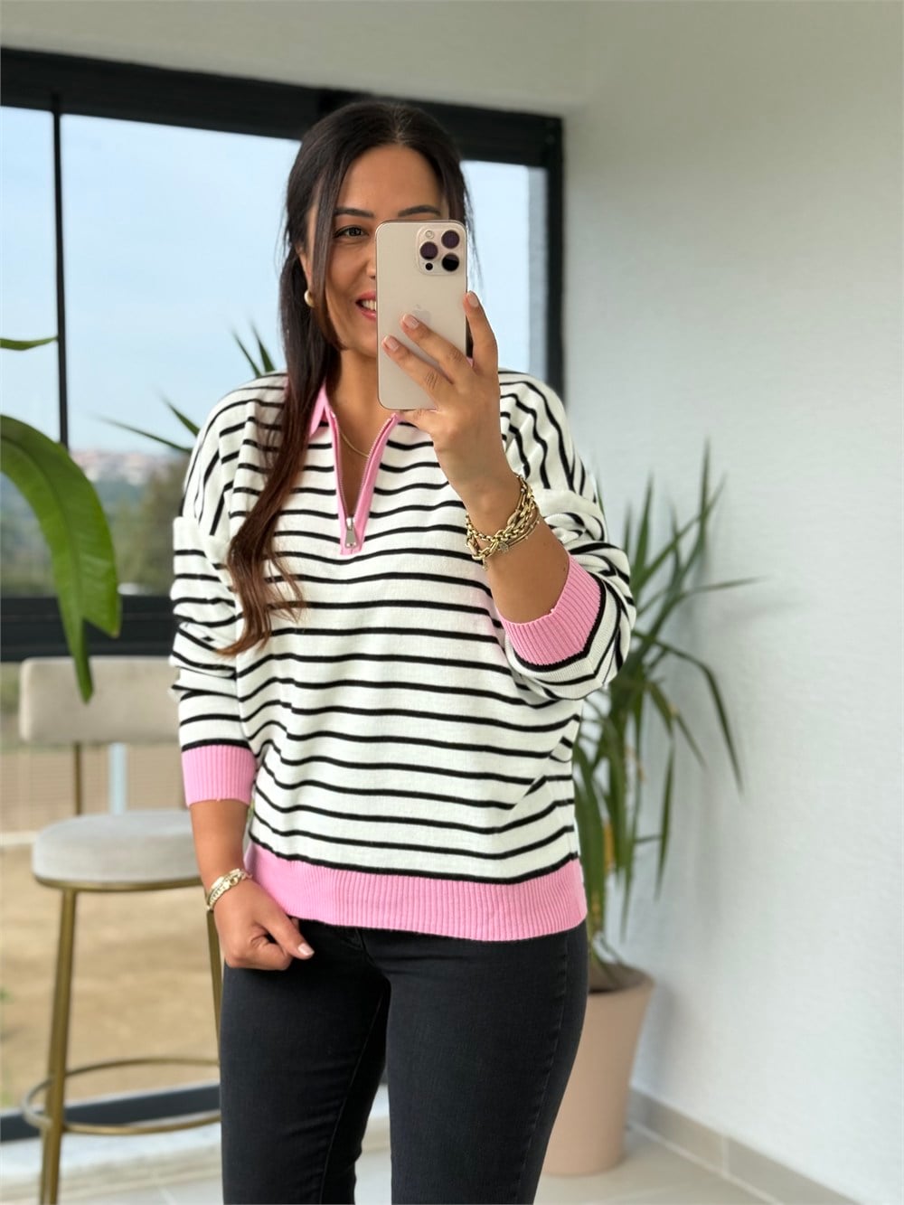 Polo Yaka Çizgili Renk Detaylı Sweatshirt Pembe