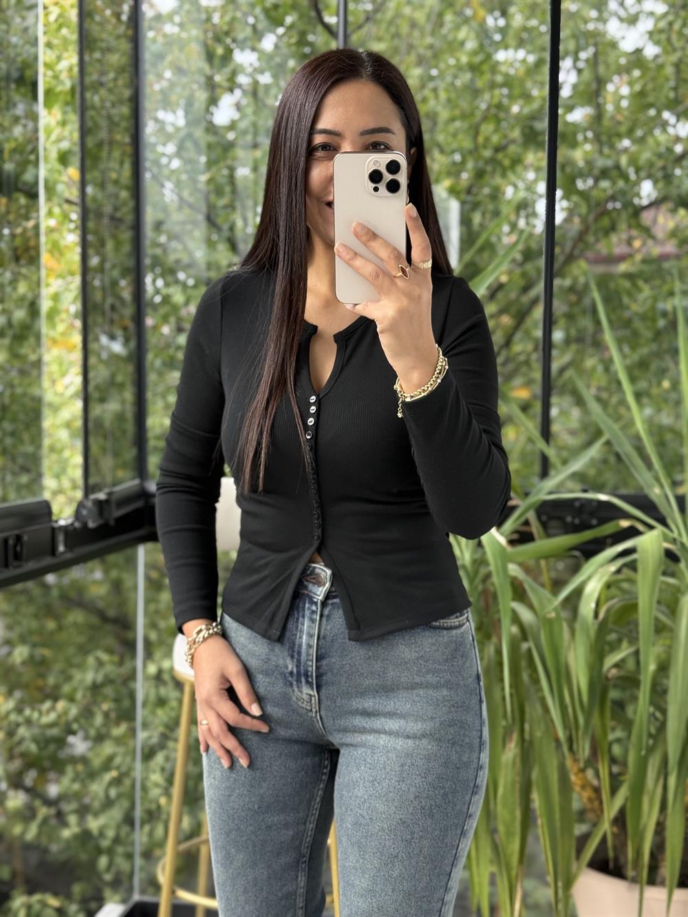 Düğme Detaylı Büzgülü Top Bluz Siyah