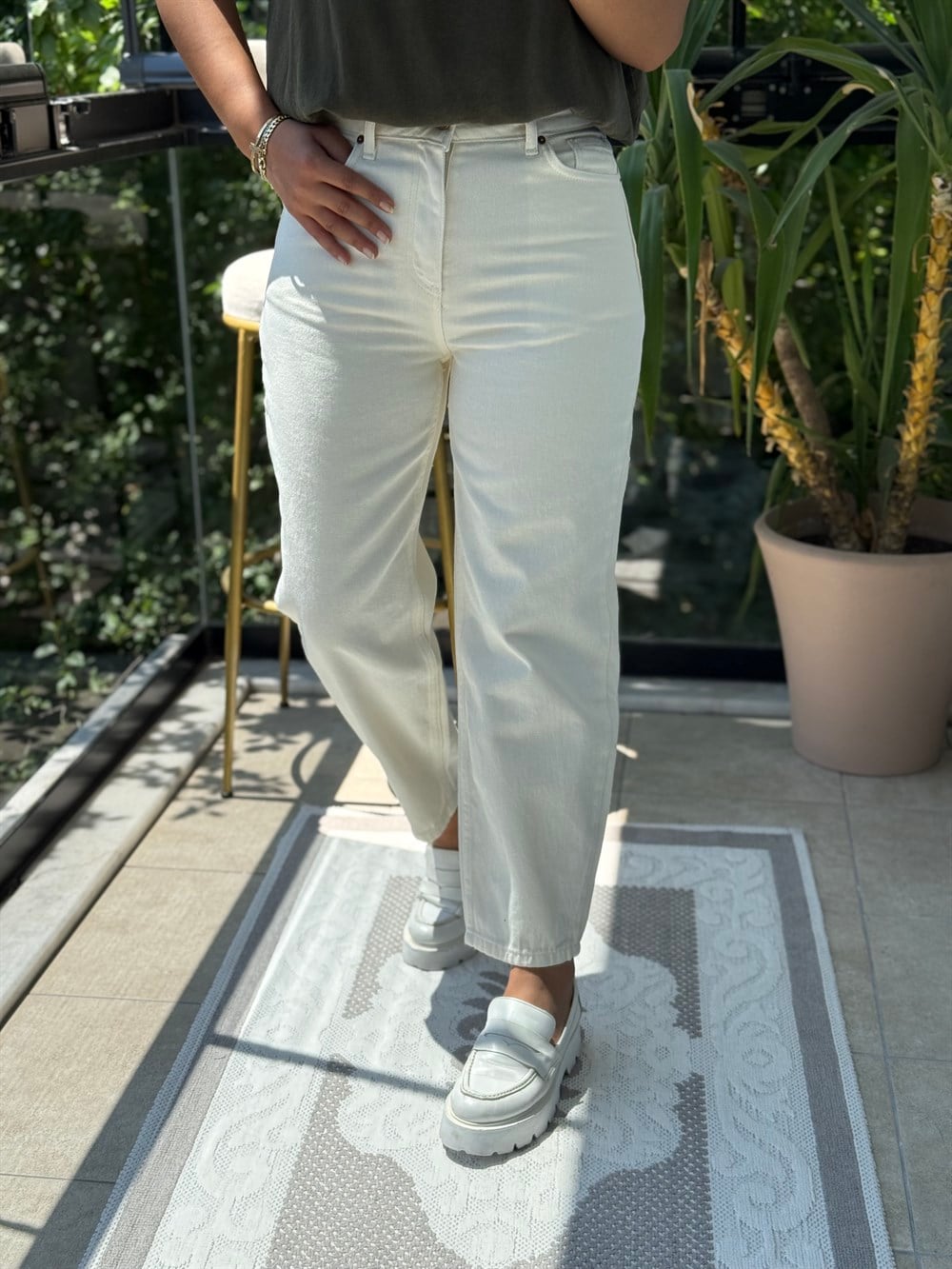 Likrasız Mom Fit Jean Krem