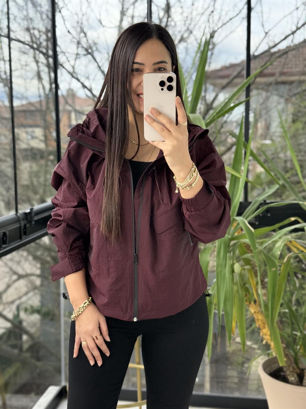 Yakası Büzgülü Yağmurluk Mürdüm