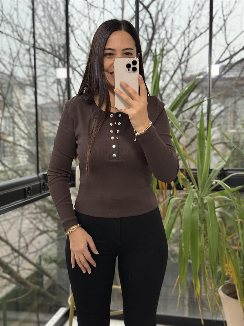 Yarım Çıtçıtlı Bluz Kahve