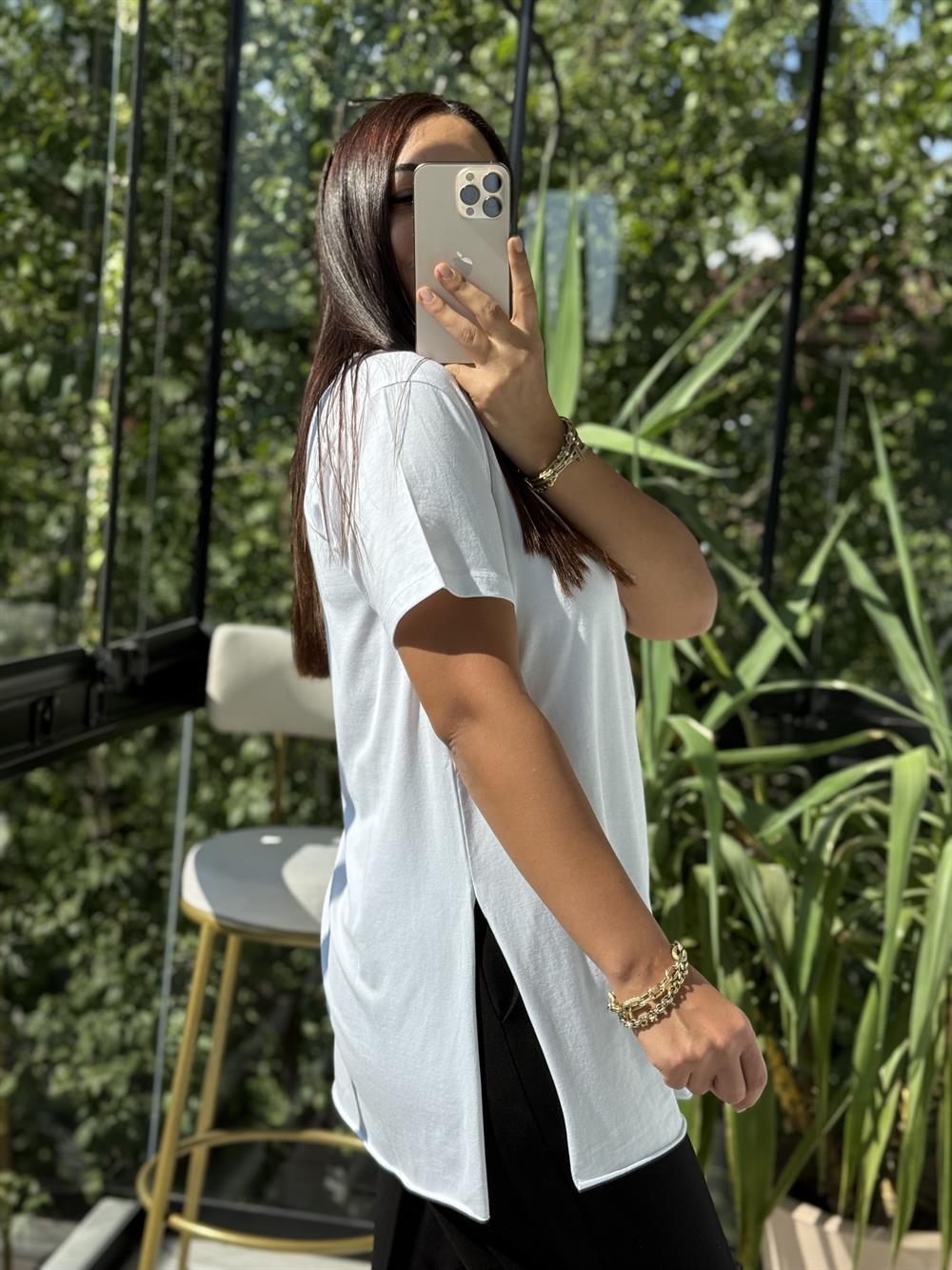 Yanları Yırtmaçlı Tişört Beyaz