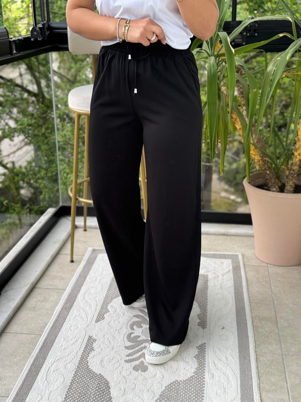 Bol Paça Dökümlü Pantolon Siyah