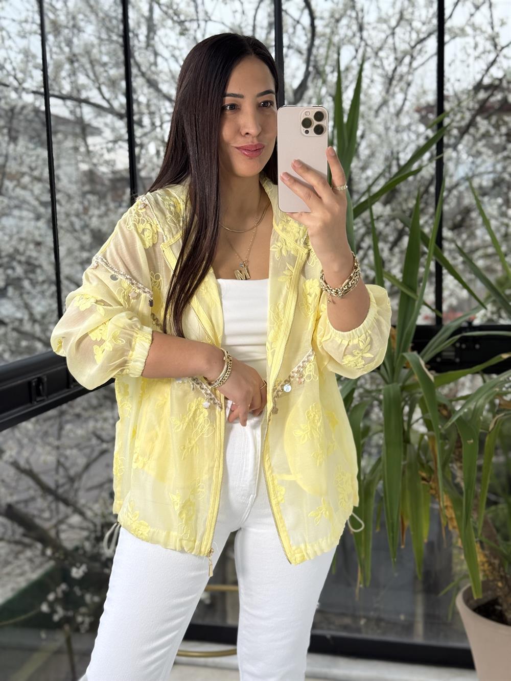 Pullu Nakışlı Ceket Sarı