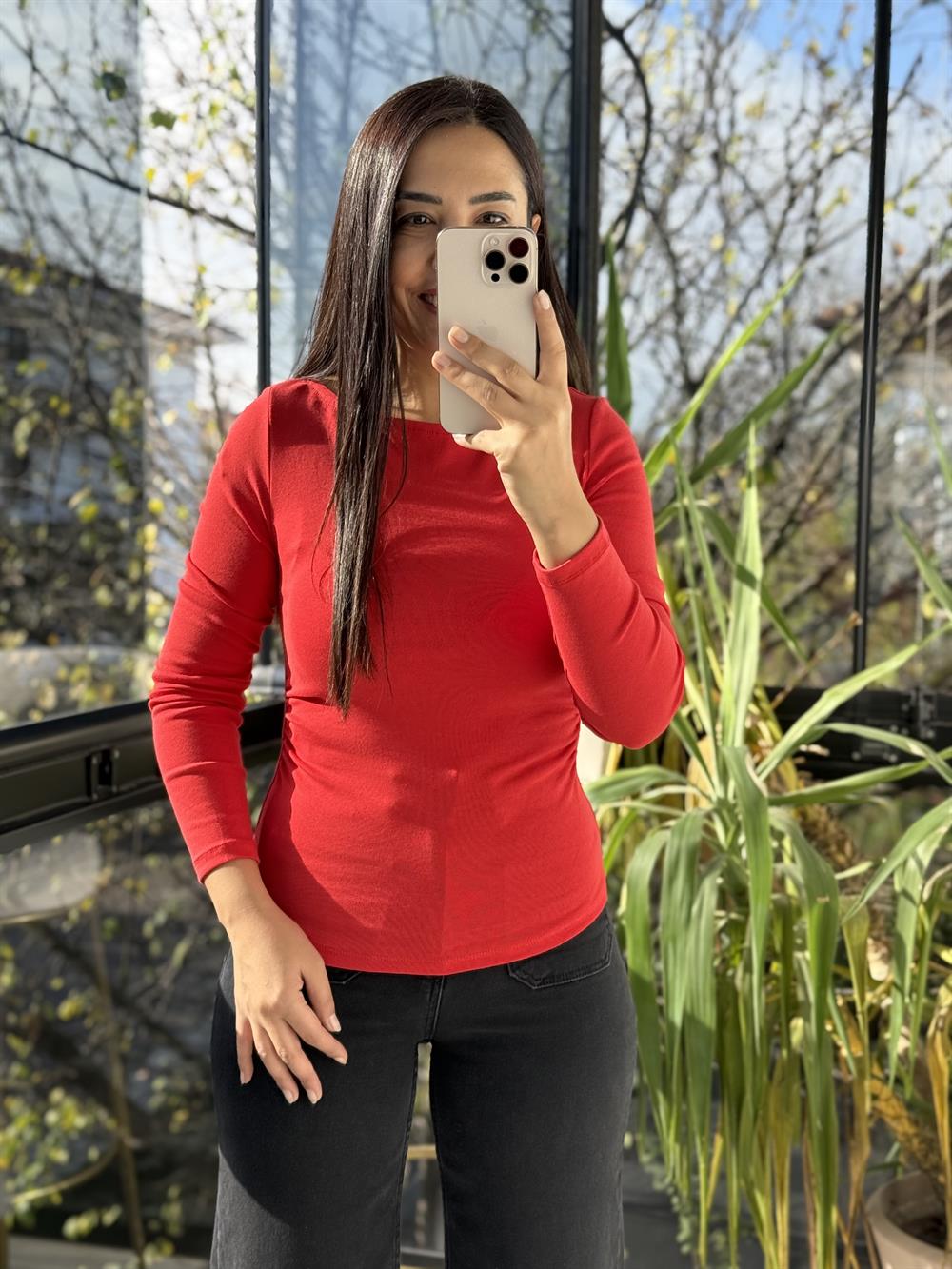 Büzgülü Kayık Yaka Top Bluz Kırmızı