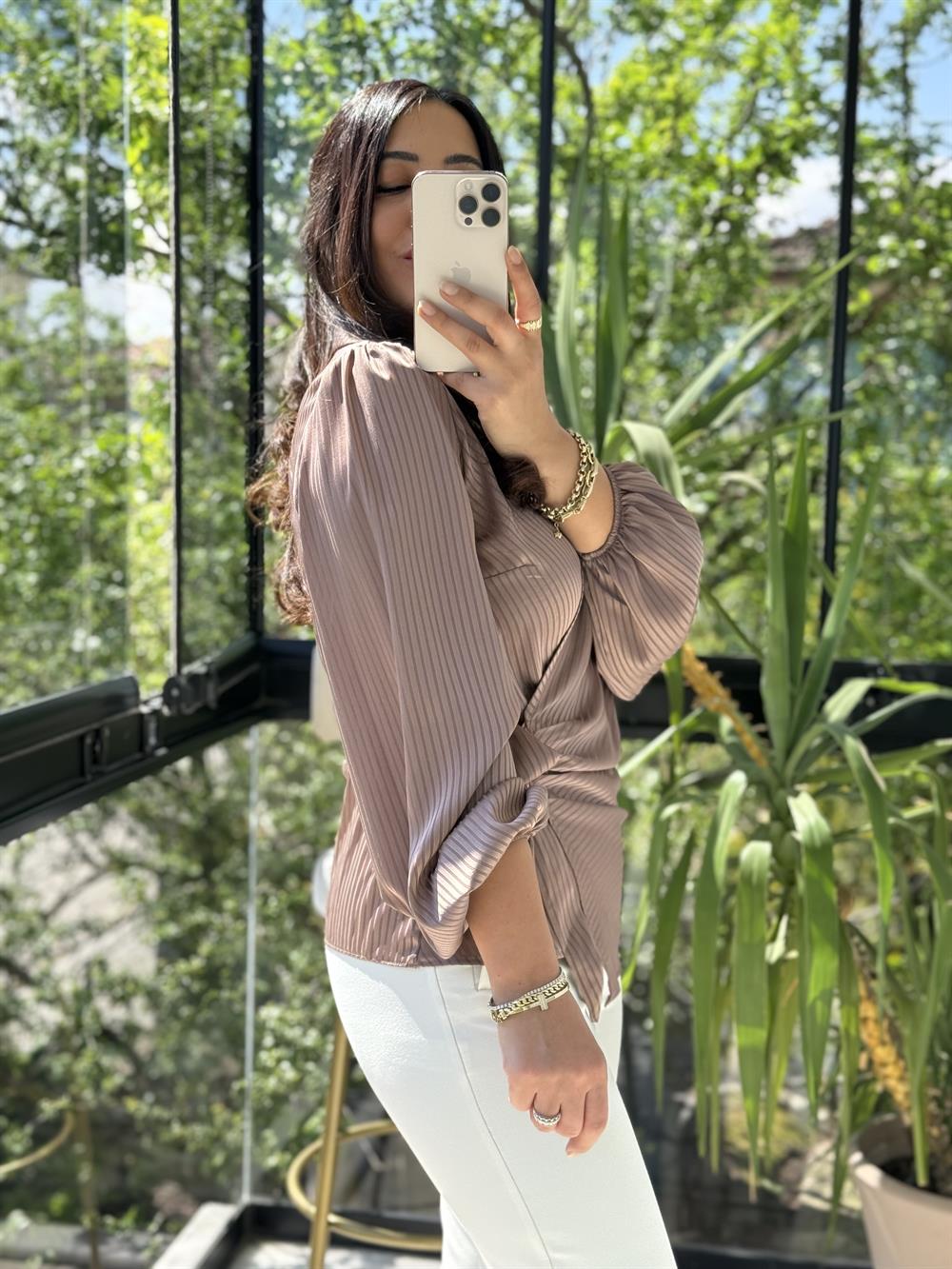 Yan Bağcıklı Yakalı Bluz Kahve