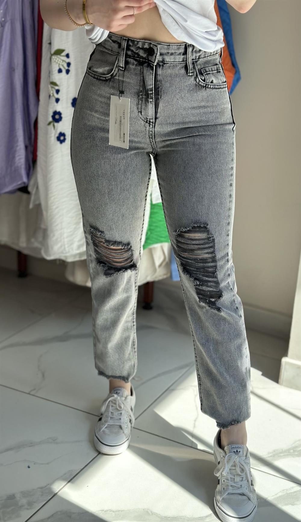 Gri Yırtıklı Mom Jean