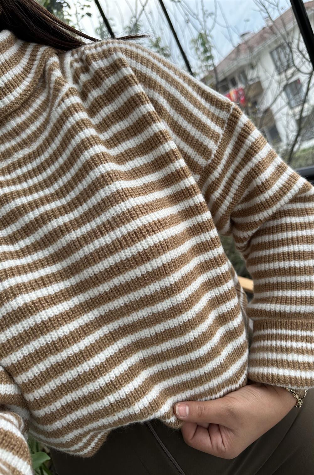 Kahve Çizgili Yumoş Kazak