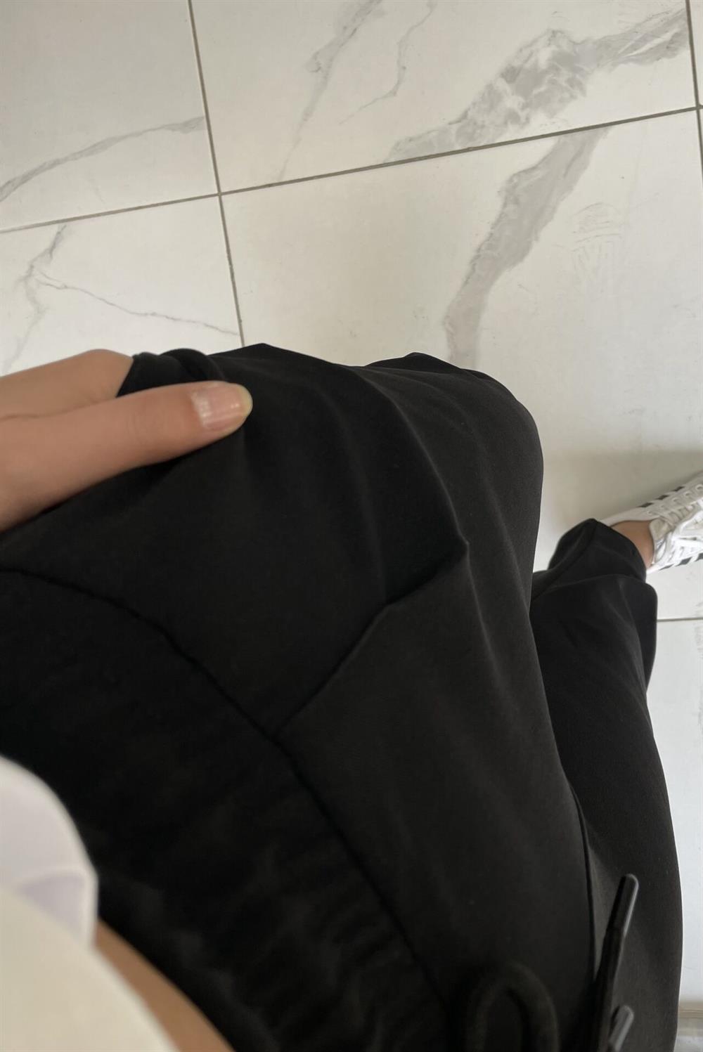 Siyah Paçaları Pensli Eşofman Pantolon