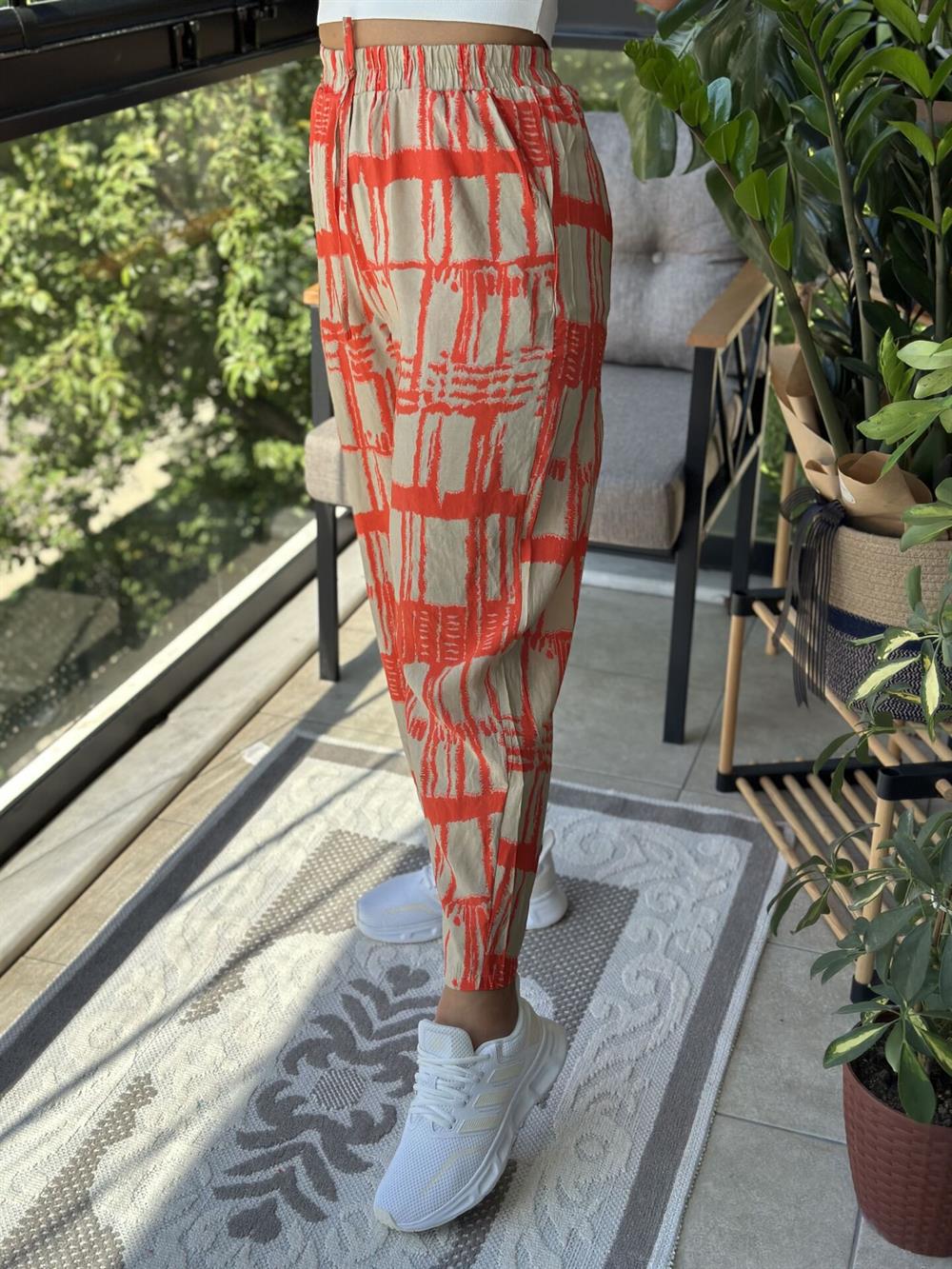 Turuncu Desenli Şalvar Kesim Pantolon