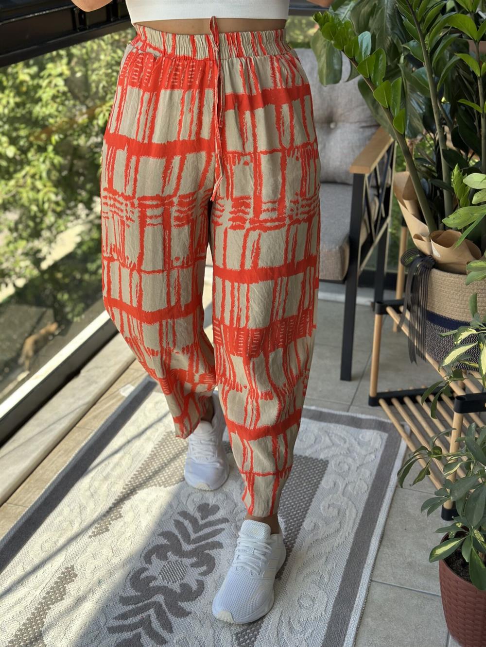 Turuncu Desenli Şalvar Kesim Pantolon