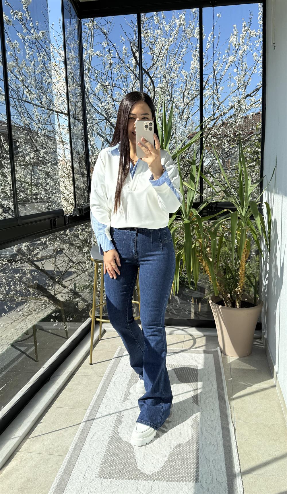 Cut Out Yaka Sweatshirt Ekru