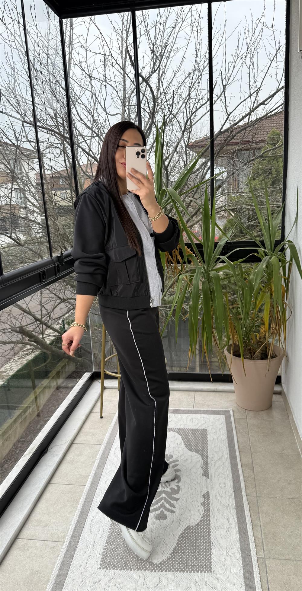 Garnili Çizgili Gömlek Detaylı Takım Siyah