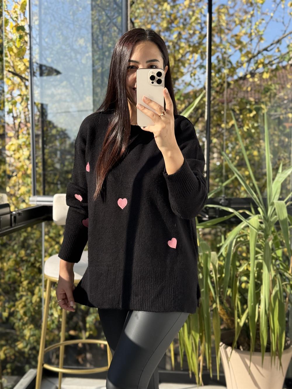 Kalp Detaylı Kazak Siyah