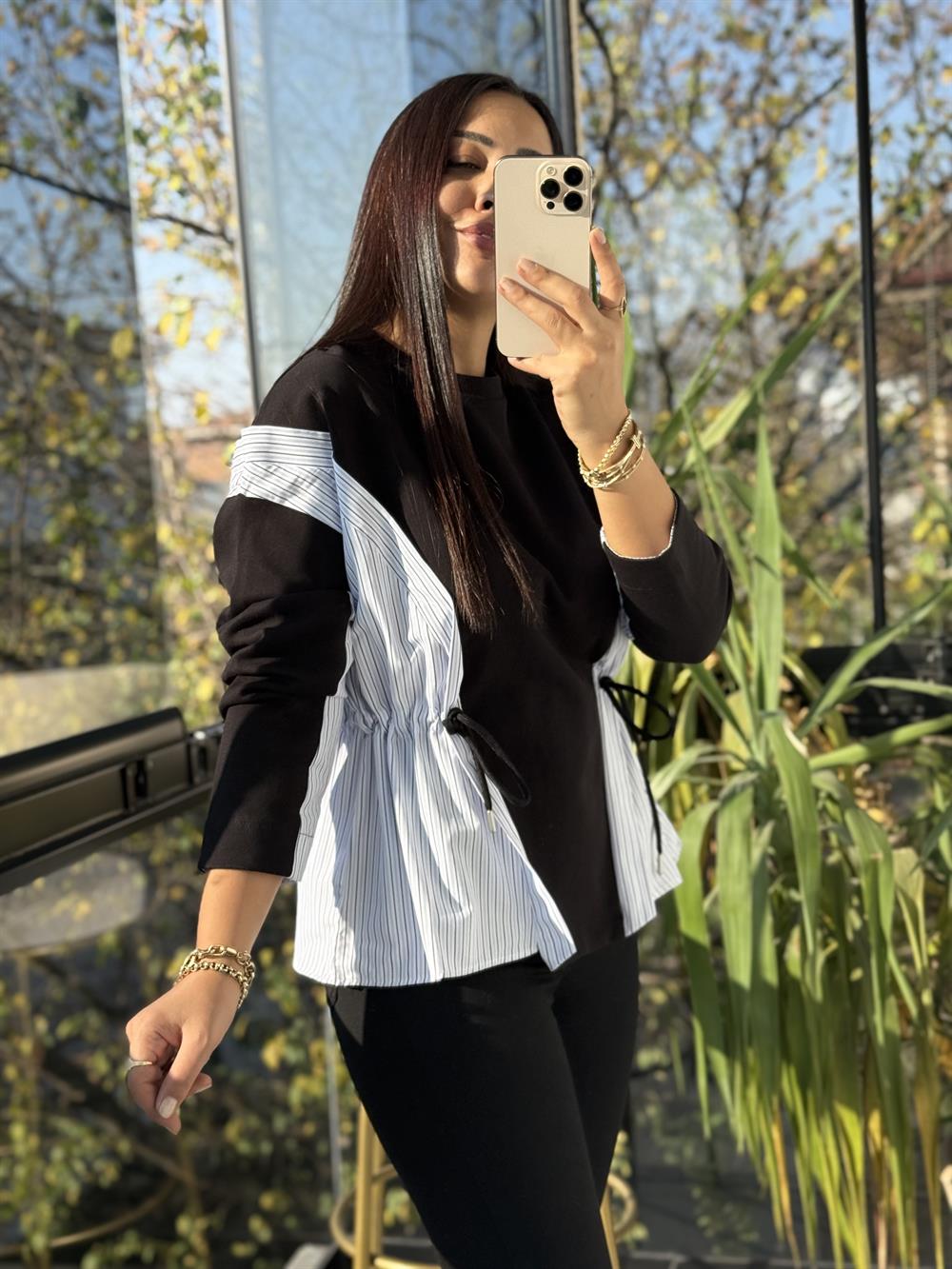 Parçalı Yanı Bağcıklı Sweatshirt Siyah