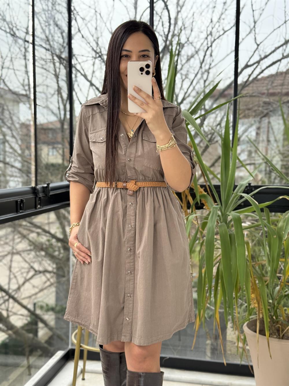 Büzgü Detaylı Kısa Kot Elbise Vizon