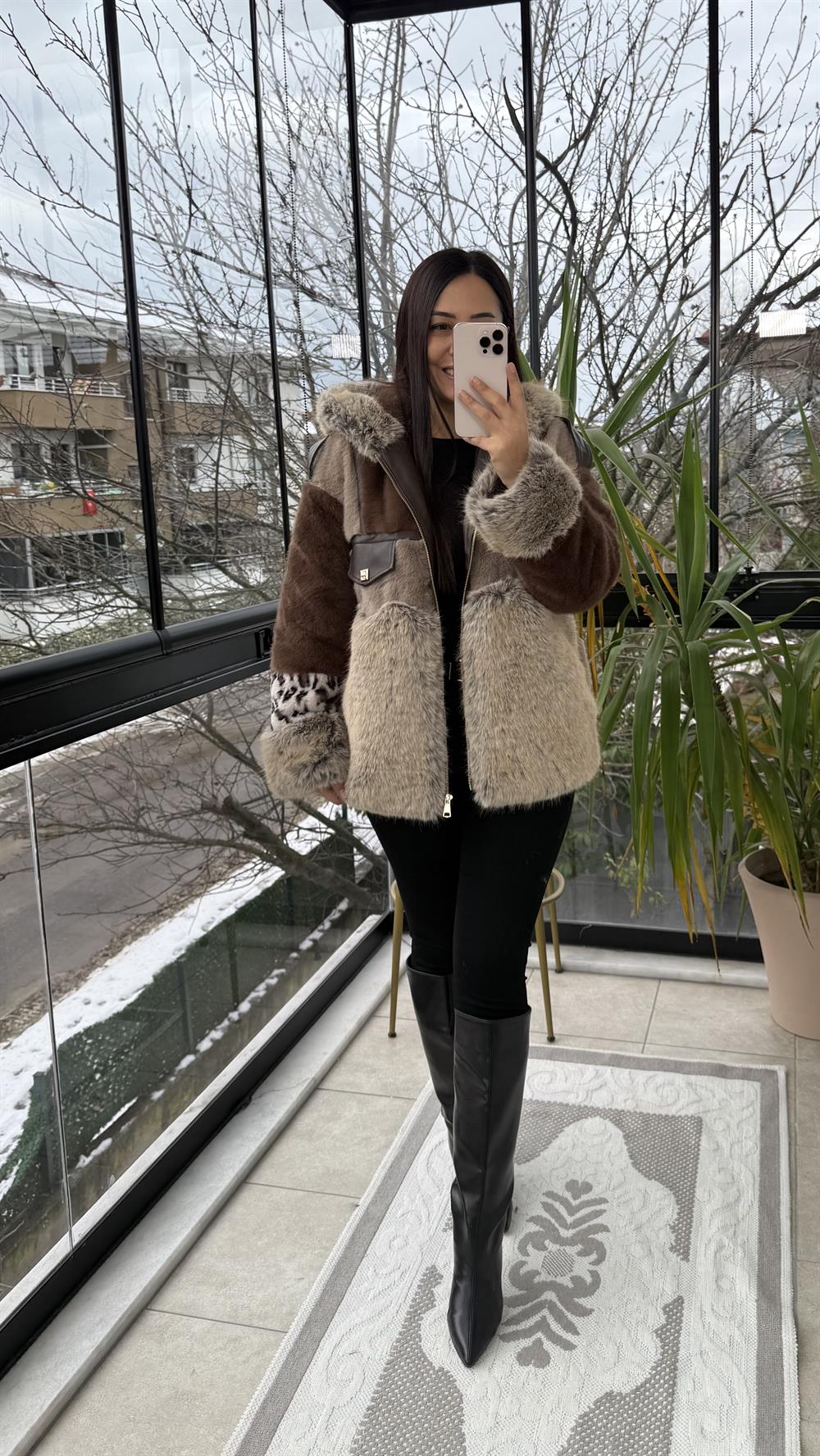 İthal Parçalı Tasarım Kürk Mont Kahve