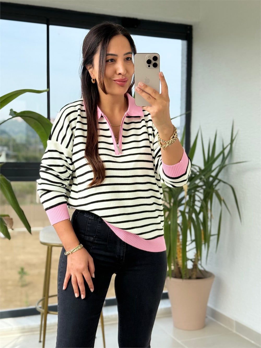 Polo Yaka Çizgili Renk Detaylı Sweatshirt Pembe