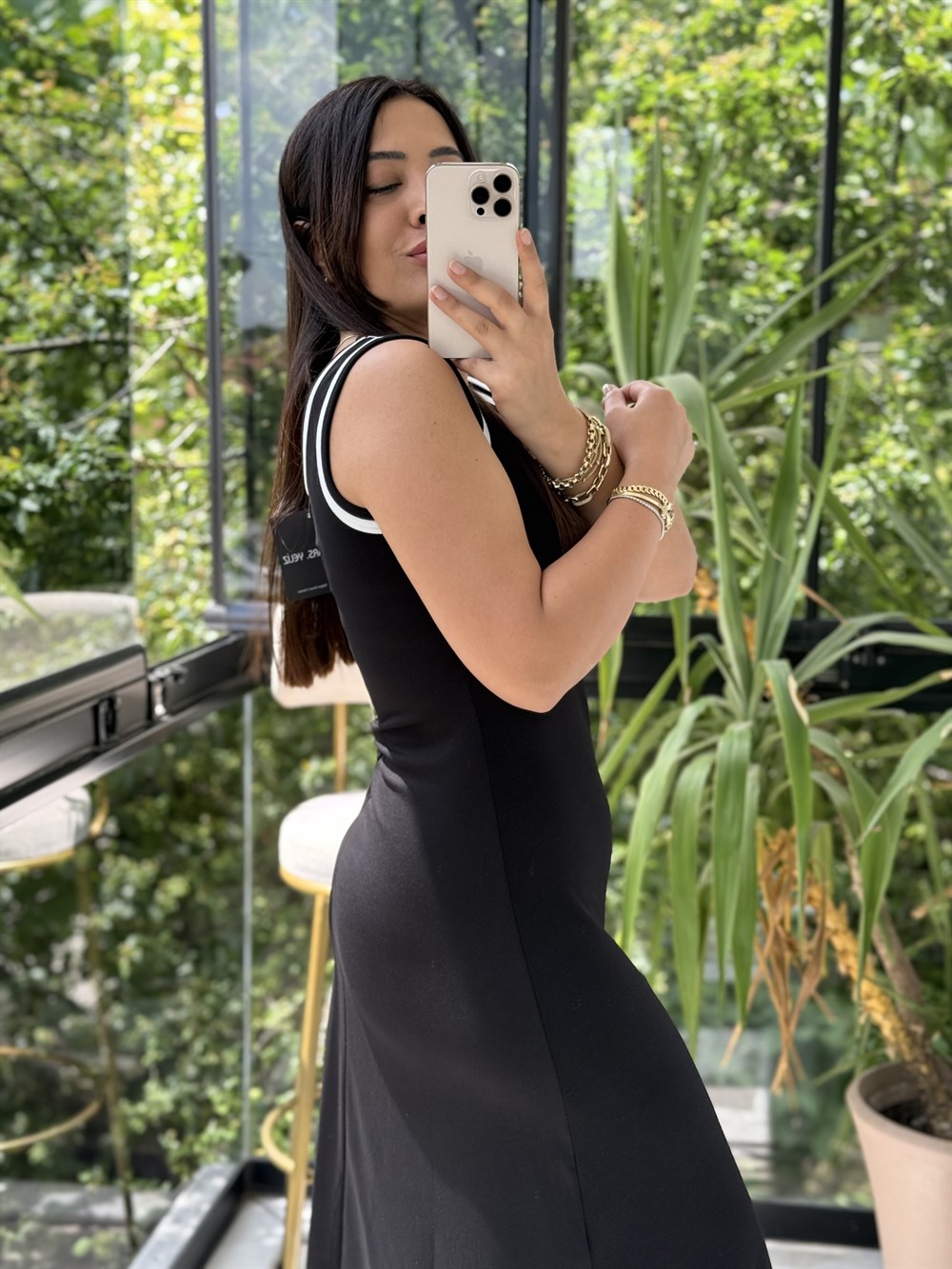 Kolu ve Yakası Biyeli Sıfır Kol Modal Elbise Siyah