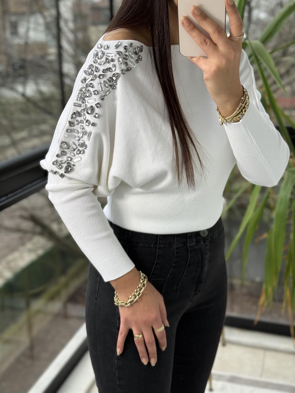 Taş İşlemeli Tek Omuz Triko Kazak Ekru