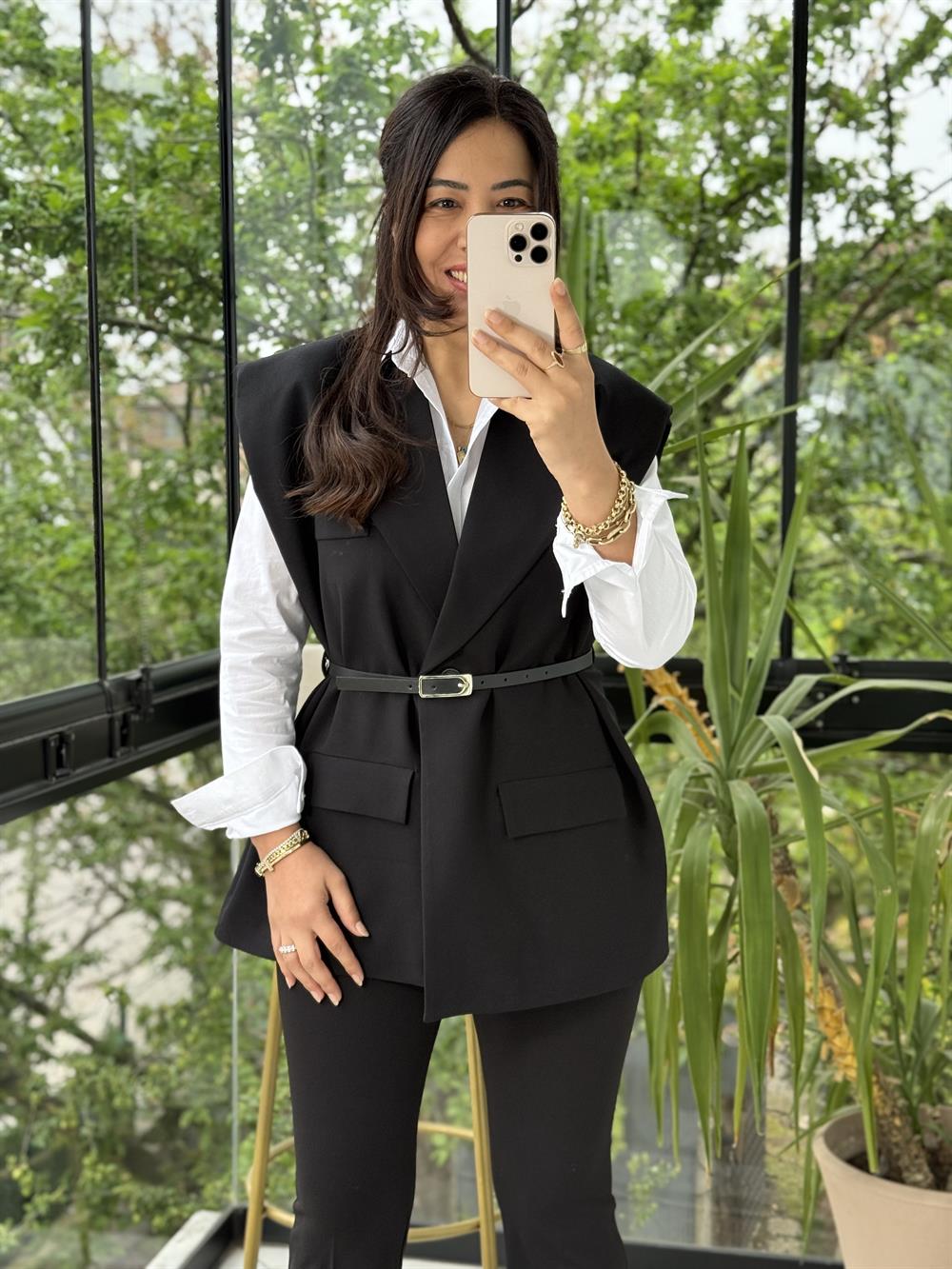 Vatkalı Kemerli Yelek Siyah