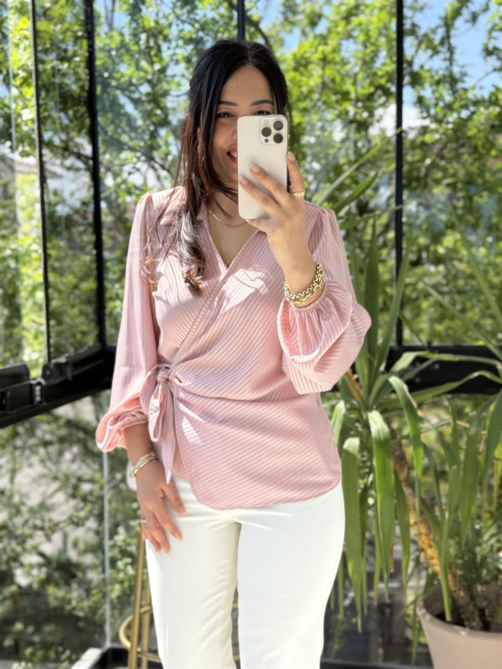 Yan Bağcıklı Yakalı Bluz Pudra