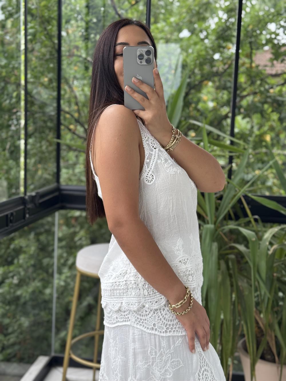 Altı Dantelli Nakışlı Atlet Beyaz