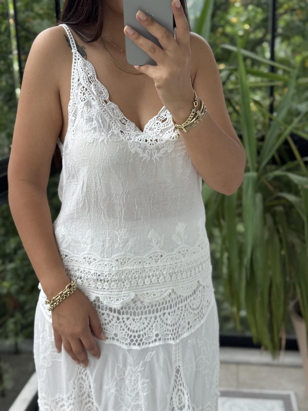 Altı Dantelli Nakışlı Atlet Beyaz