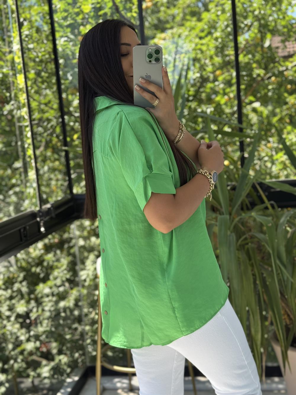 Arkası Düğmeli Gömlek Yeşil