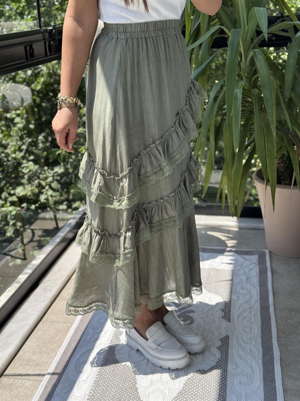 Asimetrik Fırfırlı Güpürlü Etek Haki Yeşili