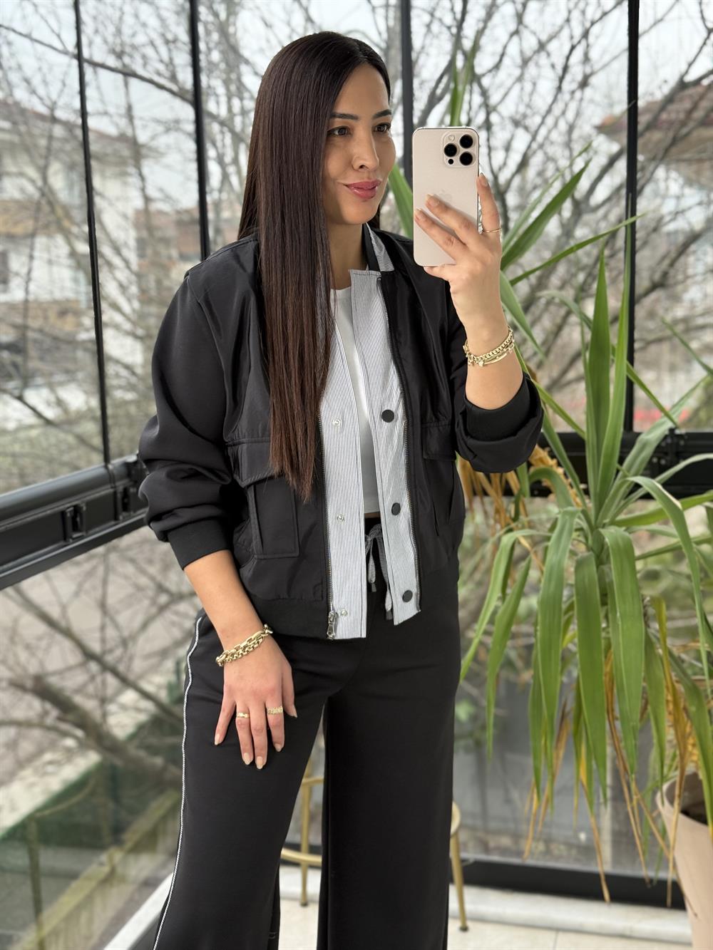 Garnili Çizgili Gömlek Detaylı Takım Siyah