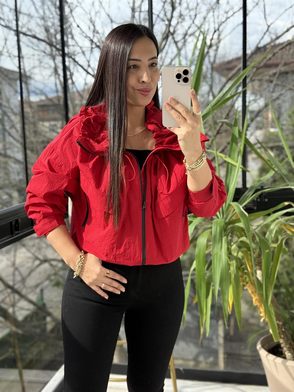 Yakası Büzgülü Yağmurluk Kırmızı