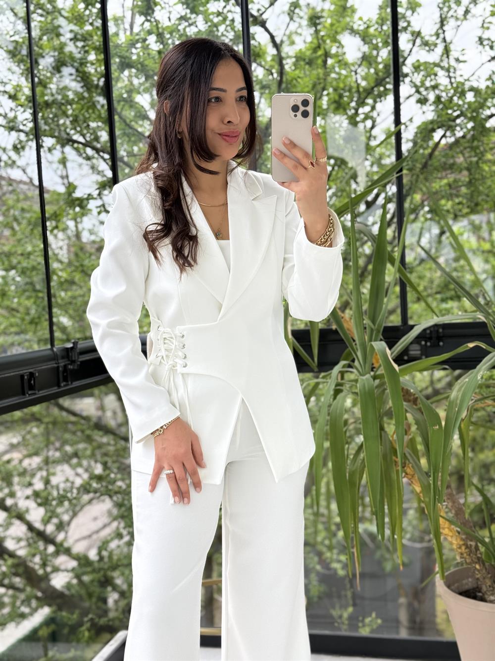 Yandan Kuş Gözlü Takım Beyaz